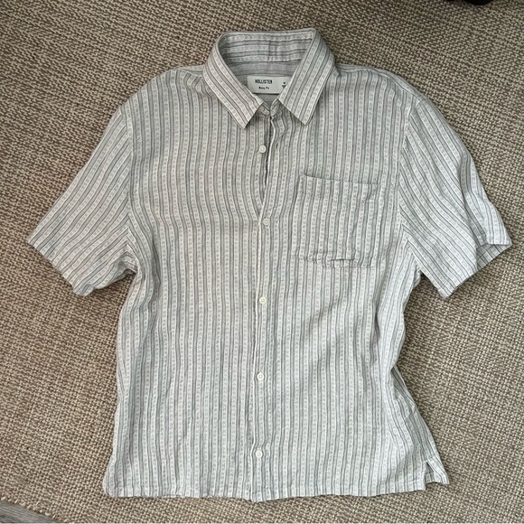 Hollister Boxy Cut Button Up Shirt - Picture 3 of 7
